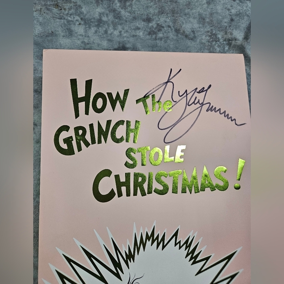 Kylie Jenner Autographed Signed Grinch PR Box NEW Cosmetics Never Been Used! - Picture 9 of 16